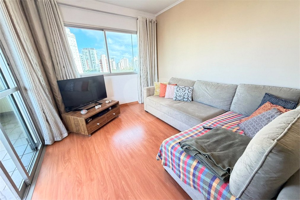 Apartamento à venda com 3 quartos, sendo 1 suíte, em Vila Paulista, São Paulo, SP
