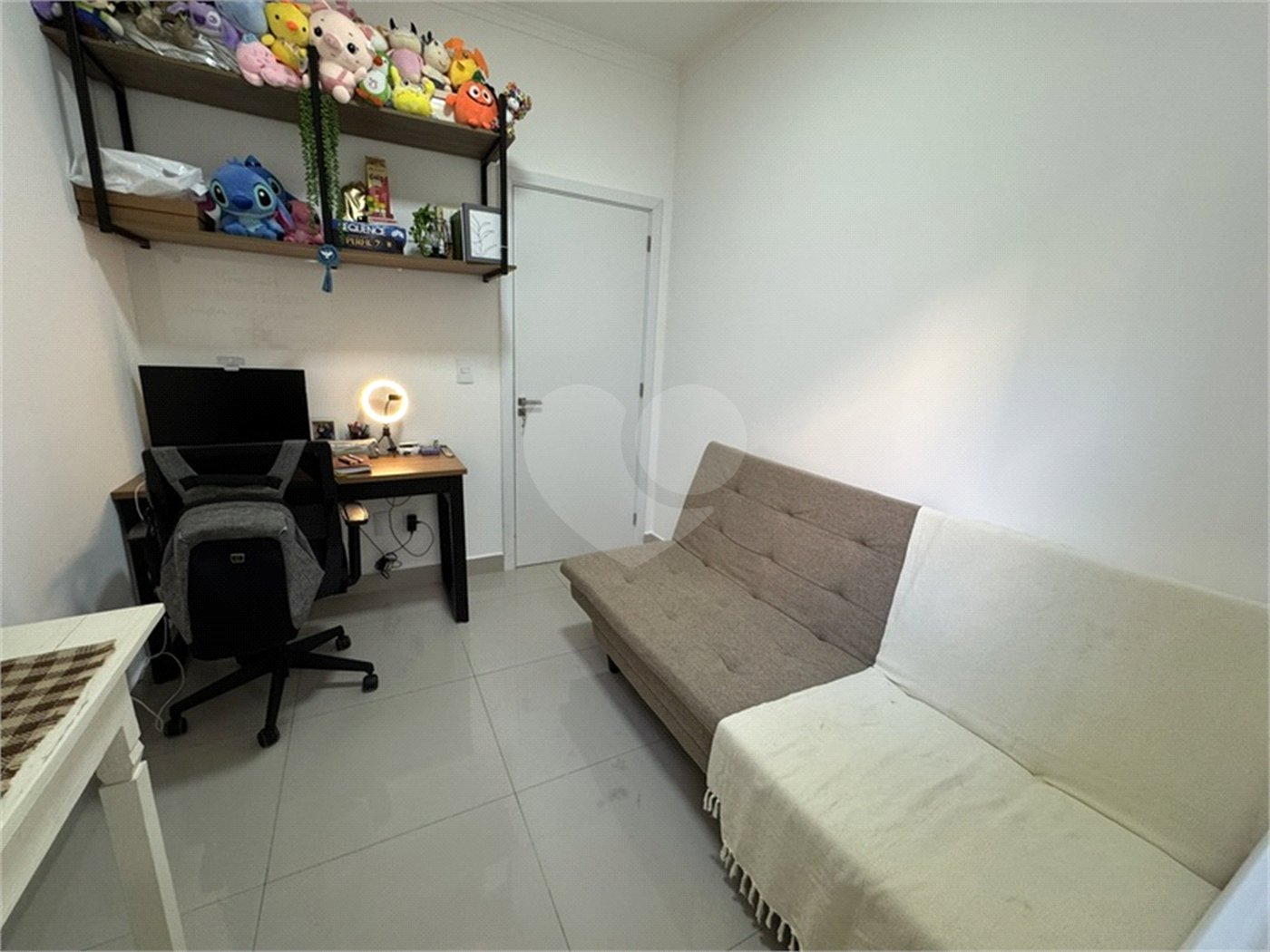 Casa à venda com 3 quartos, sendo 1 suíte, no condomínio Jardim Guarujá, Salto - SP