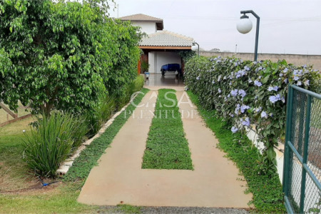 Casa em condomínio à venda ou para alugar com 4 suítes no Centro, Cesário Lange, SP
