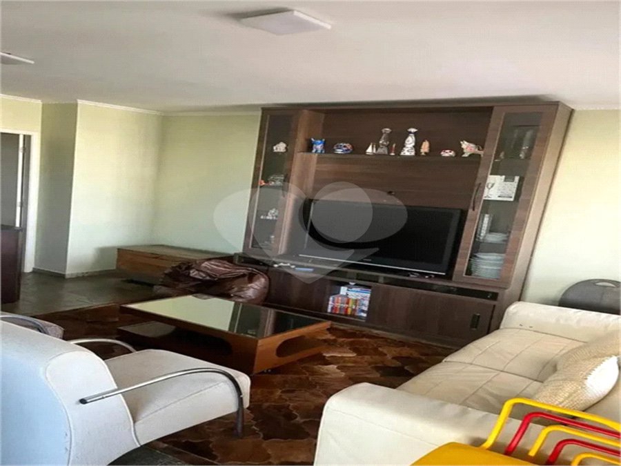 Apartamento à venda com 3 quartos, sendo 1 suíte,  em Parque Imperial, São Paulo, SP