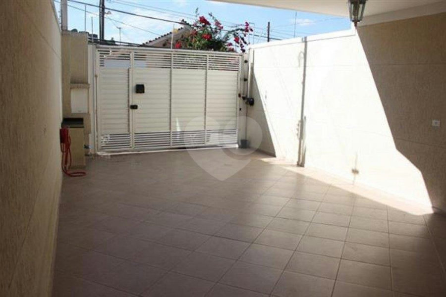 Sobrado à venda com 3 suítes em Vila Nivi, São Paulo, SP