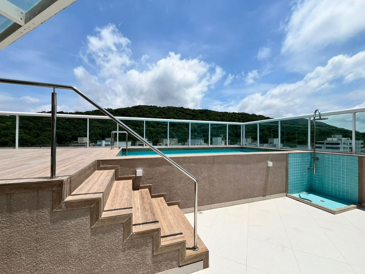 Cobertura com 3 dormitórios à venda, 270 m² por R$ 2.890.000,00 - Barra Funda - Guarujá/SP
