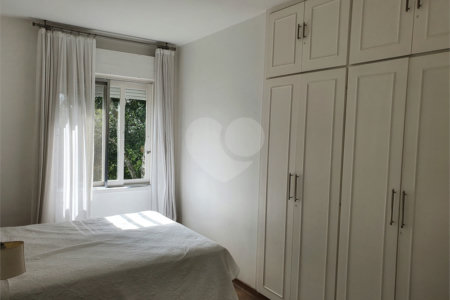 Sobrado à venda com 4 quartos, sendo 2 suítes, em Alto da Boa Vista, São Paulo, SP