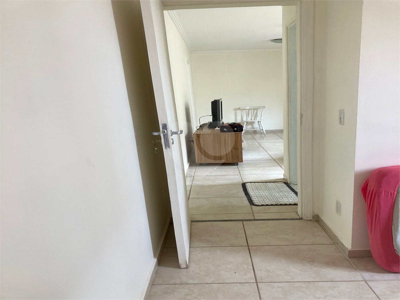 Apartamento à venda com 3 quartos, sendo 1 suíte - no condomínio Carlos Magno, São Carlos - SP