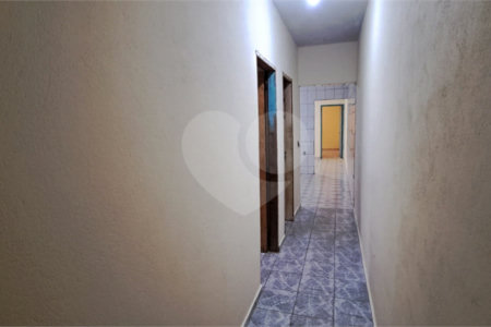 Casa ampla em bairro tranquilo – excelente oportunidade para morar ou investir!