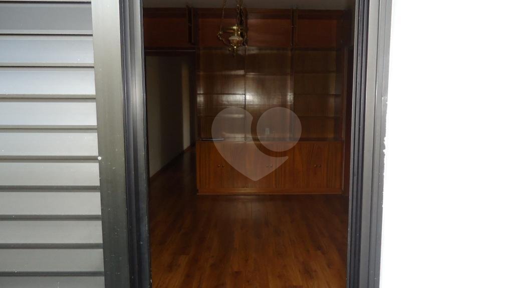 Sobrado à venda com 3 quartos, sendo 1 suíte, em Vila Paulicéia, São Paulo, SP