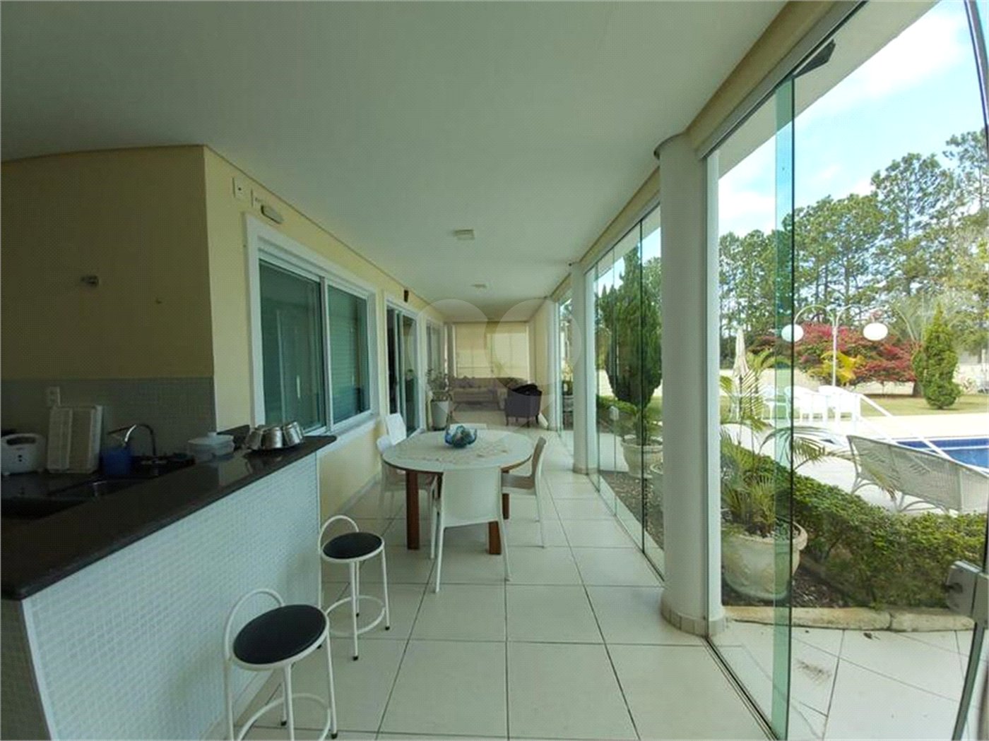 Casa à venda com 4 suítes no condomínio Aldeia da Serrinha, Sorocaba - SP