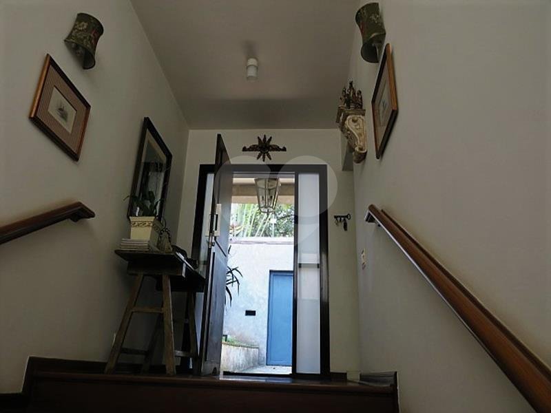 Casa à venda com 4 quartos, sendo 2 suítes, em Jardim Morumbi, São Paulo, SP