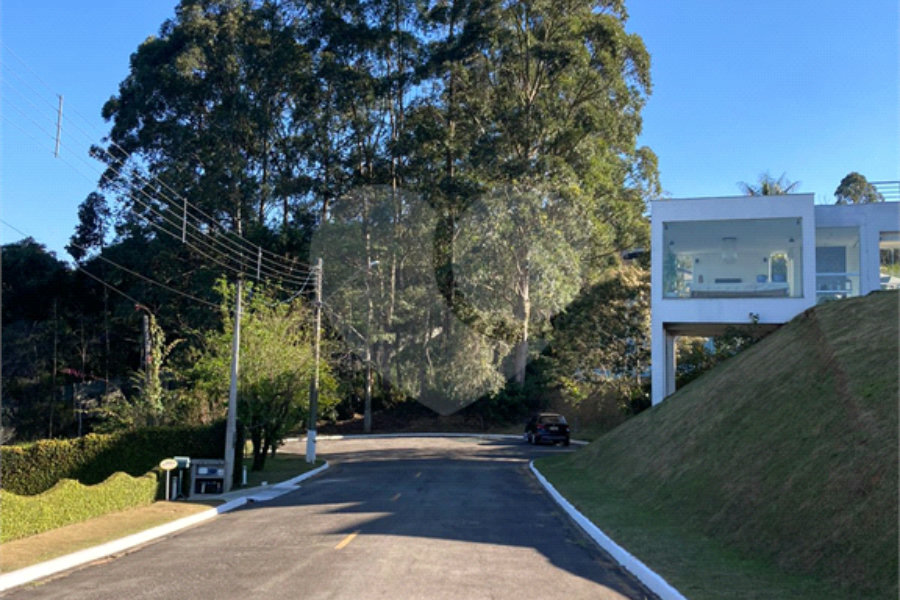 Terreno à venda no condomínio Suíça da Cantareira, Mairiporã - SP