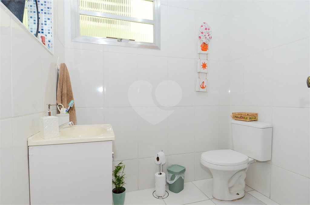 Casa à venda com 4 quartos, sendo 1 suíte, em Jardim Nova Taboão, Guarulhos, SP