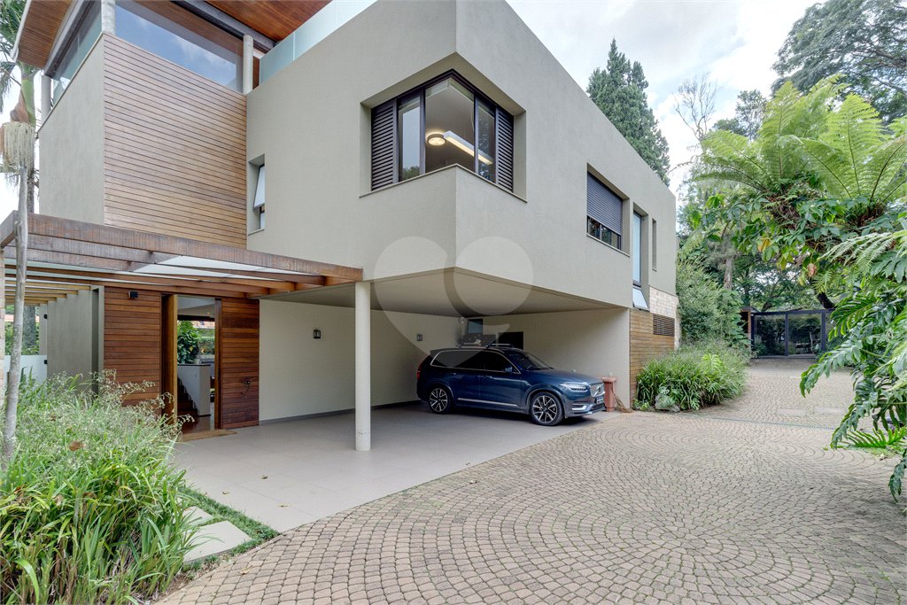 Casa à venda com 4 suítes no condomínio Vila Flora, São Paulo - SP