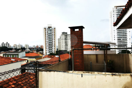 Sobrado à venda com 4 quartos, sendo 1 suíte,  em Vila Gomes, São Paulo, SP