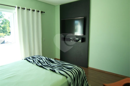 Casa à venda com 3 suítes no condomínio Residencial Recanto dos Paturis, Vinhedo - SP