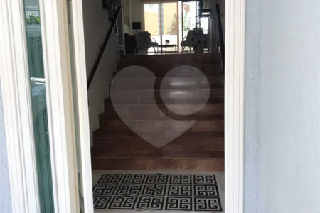Sobrado à venda com 4 quartos, sendo 3 suítes, em Jardim Franca, São Paulo, SP