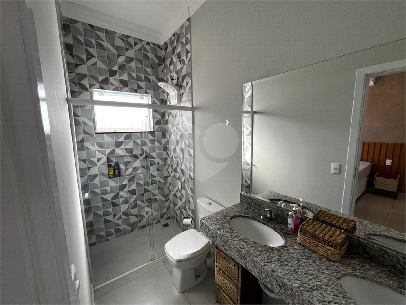 Casa à venda com 3 quartos, sendo 1 suíte, no condomínio Residencial Golden Ville, Itapetininga - SP