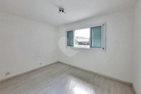 Sobrado à venda com 3 quartos, sendo 2 suítes, em Jardim Ester Yolanda, São Paulo, SP