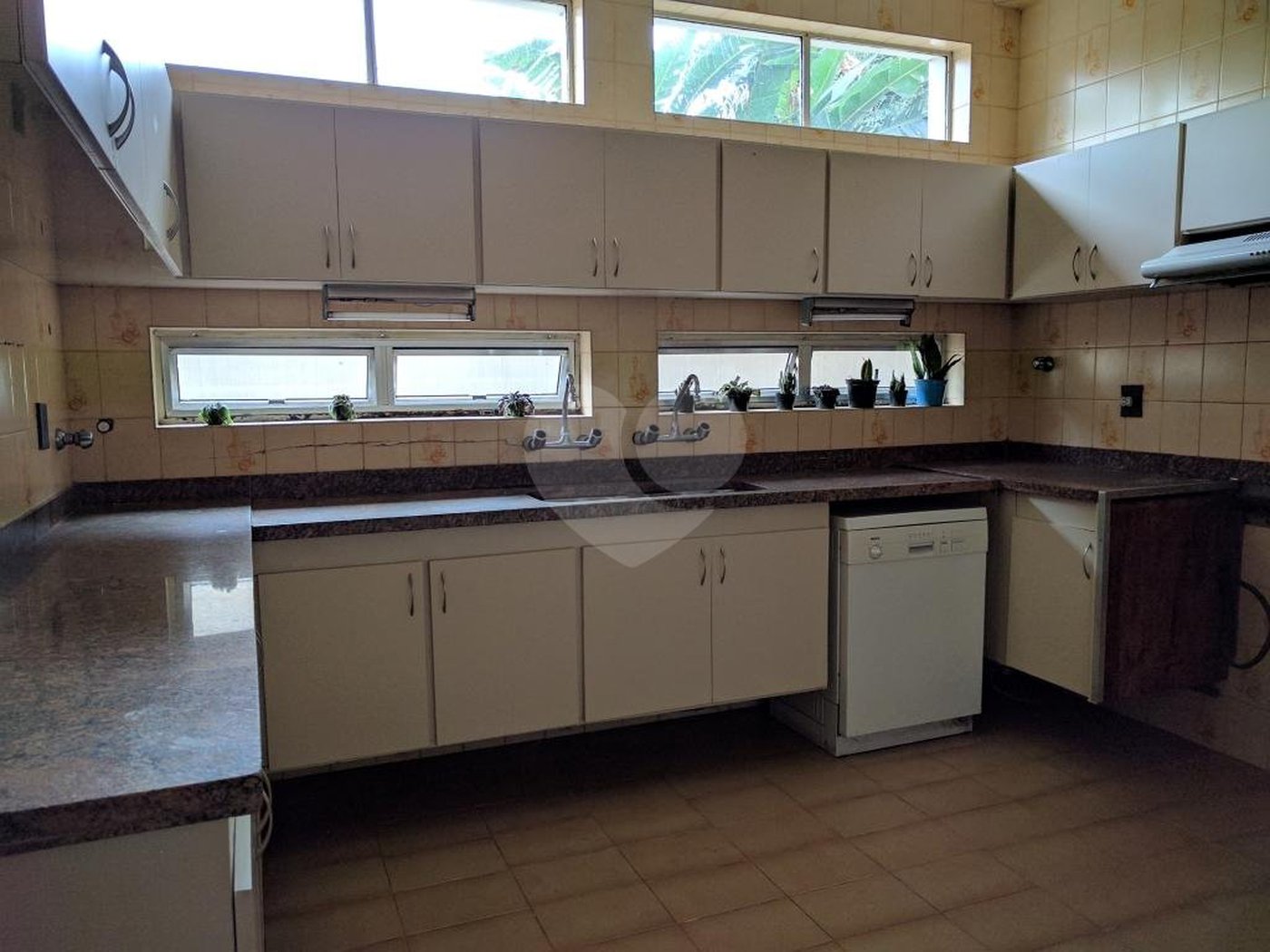 Casa à venda com 4 quartos, sendo 2 suítes, em Brooklin Velho, São Paulo, SP