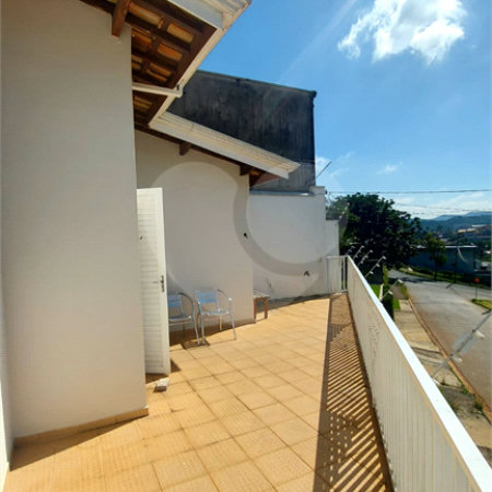 Sobrado à venda com 4 quartos, sendo 2 suítes, em Jardim Paulista, Atibaia, SP