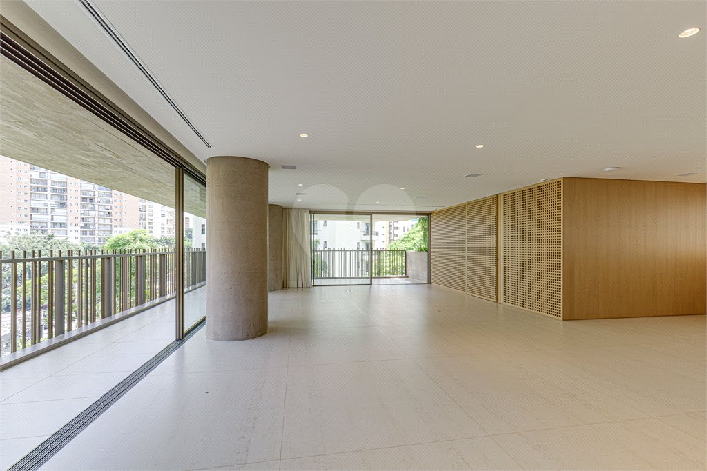 Apartamento à venda com 4 suítes em Moema, São Paulo, SP