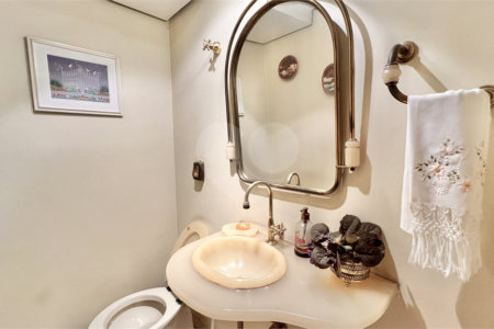 Apartamento à venda com 4 quartos, sendo 1 suíte, em Vila Mariana, São Paulo, SP