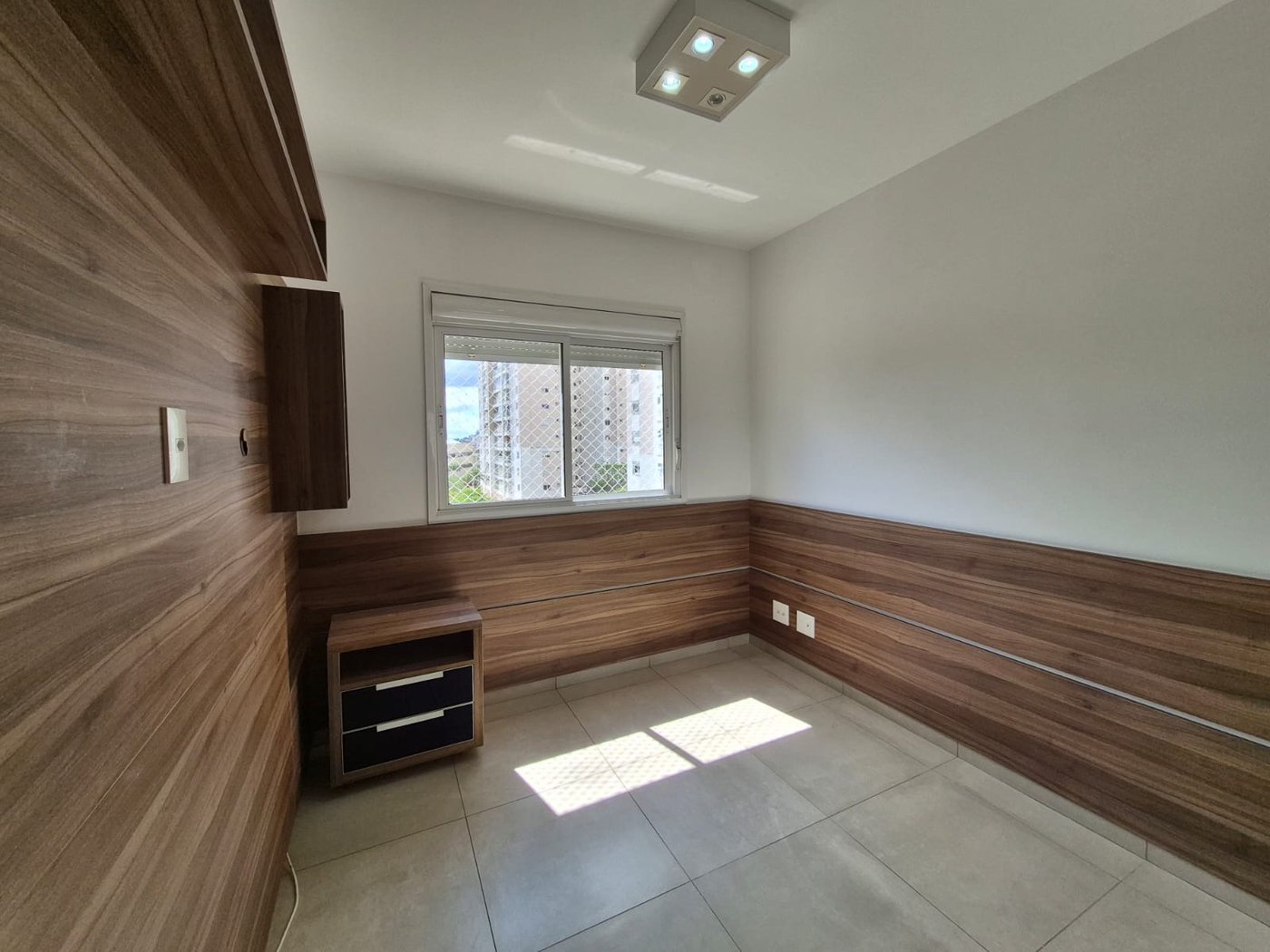 Apartamento à venda ou para alugar, 110m² com 2 quartos, sendo 1 suíte, escritório e  vagas Condomínio Paulistano, São Paulo - SP