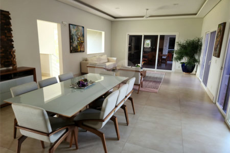 Casa à venda com 4 quartos, sendo 3 suítes, no condomínio Terras de Mont Serrat, Salto - SP