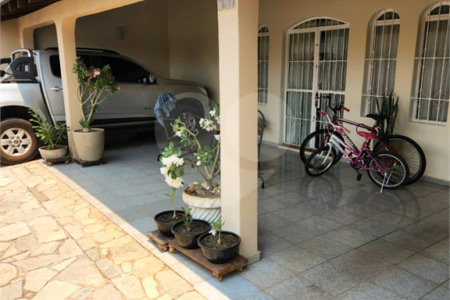 Casa à venda com 4 quartos, sendo 1 suíte, em Porto, Cuiabá, MT