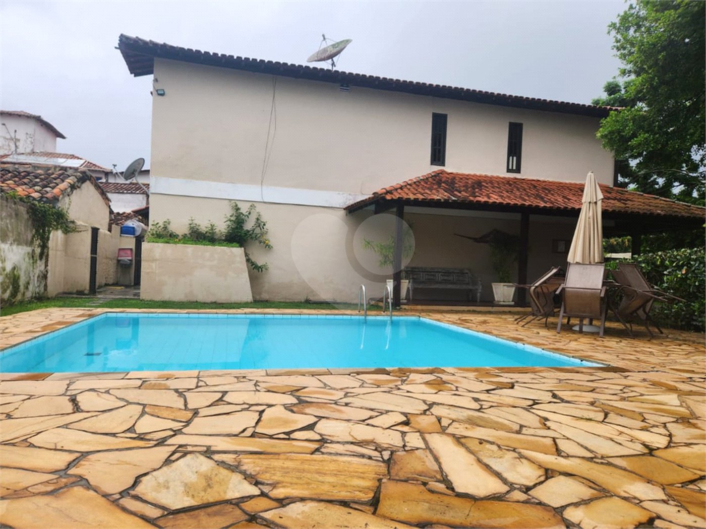 Casa em condomínio à venda ou para alugar com 2 quartos, sendo 1 suíte,  em Geribá, Armação dos Búzios, RJ