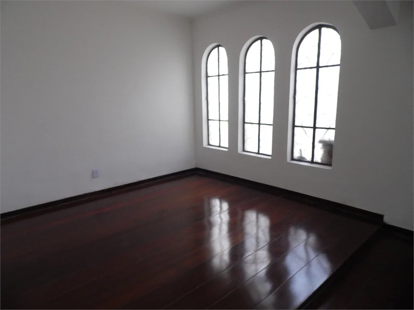 Casa à venda com 5 quartos, sendo 3 suítes, em Vila São Francisco, São Paulo, SP