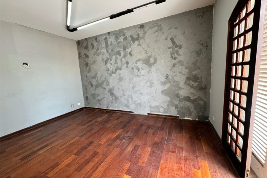 Sobrado Residencial e Comercial em Área Nobre de Piracicaba, para venda e locação.