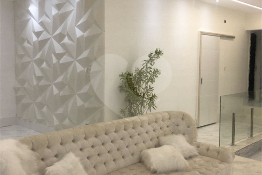 Casa Térrea à venda com 4 quartos, sendo 1 suíte,  em Horto, São Paulo, SP
