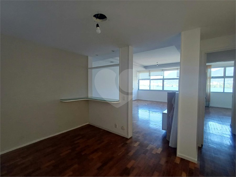 Apartamento à venda com 3 quartos, sendo 1 suíte,  em Lagoa, Rio de Janeiro, RJ