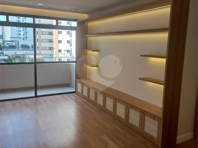 Apartamento à venda com 2 quartos, sendo 1 suíte,  em Vila Olímpia, São Paulo, SP