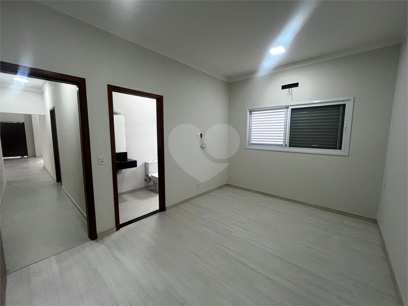 Casa à venda com 3 suítes em Vila Popular, Itapetininga, SP