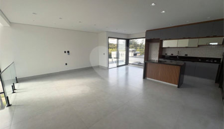 Casa à venda com 3 suítes no condomínio Alphaville Castello, Itu - SP