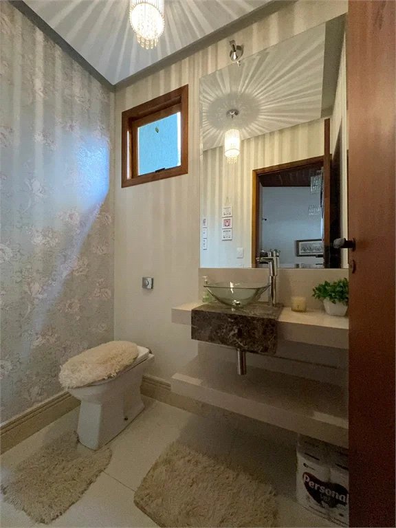 Casa à venda com 3 quartos, sendo 1 suíte, no condomínio Residencial Jardim das Flores 1510, Cotia - SP