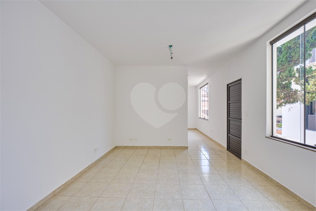 Sobrado à venda com 3 quartos, sendo 2 suítes, em Granja Julieta, São Paulo, SP