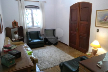 Casa à venda com 3 quartos, sendo 1 suíte, no Centro, Vinhedo, SP