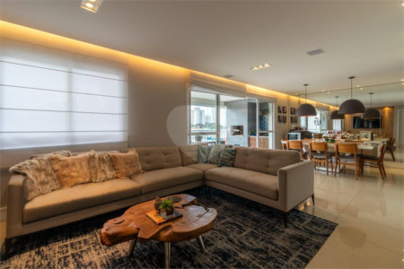 Apartamento à venda com 3 quartos, sendo 1 suíte, em Campo Belo, São Paulo, SP