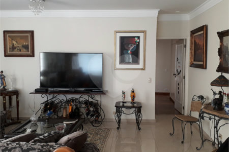 Apartamento à venda com 3 quartos, sendo 2 suítes, em Campo Belo, São Paulo, SP