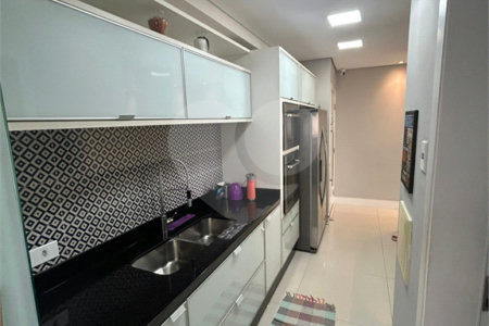 Apartamento à venda com 2 suítes em Parque Reboucas, São Paulo, SP