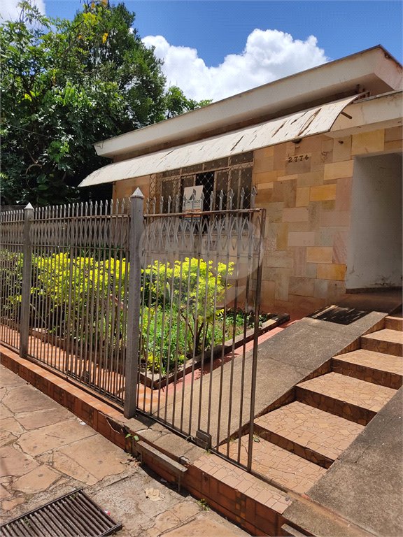 Casa à venda com 3 quartos no Centro, Araraquara, SP