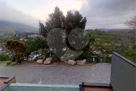 Casa à venda com 3 suítes no condomínio La Reserva Residencial, Atibaia - SP