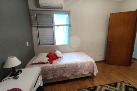 Sobrado à venda com 3 suítes em Parada Inglesa, São Paulo, SP