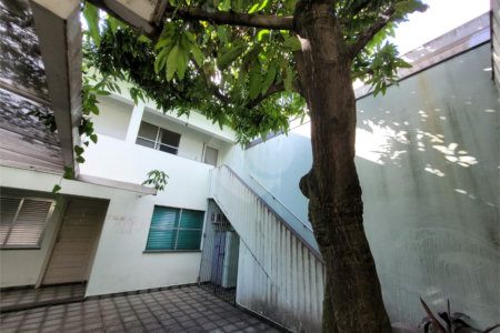 Sobrado à venda com 10 quartos em Campo Belo, São Paulo, SP