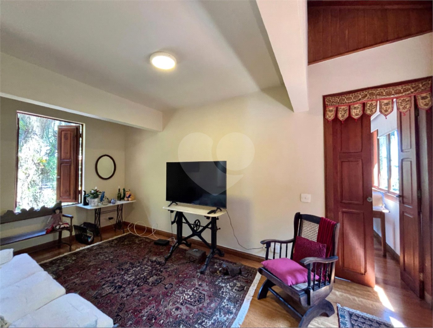 Casa à venda com 4 quartos, sendo 1 suíte, em Lagoa, Rio de Janeiro, RJ