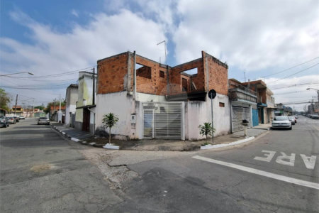 Sobrado à venda com 2 quartos, sendo 1 suíte, em Vila Urupês, Suzano, SP