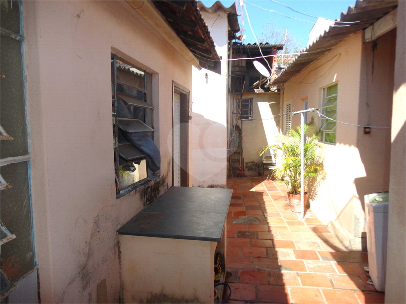 Casa à venda com 2 quartos em Vila Bissoto, Valinhos, SP
