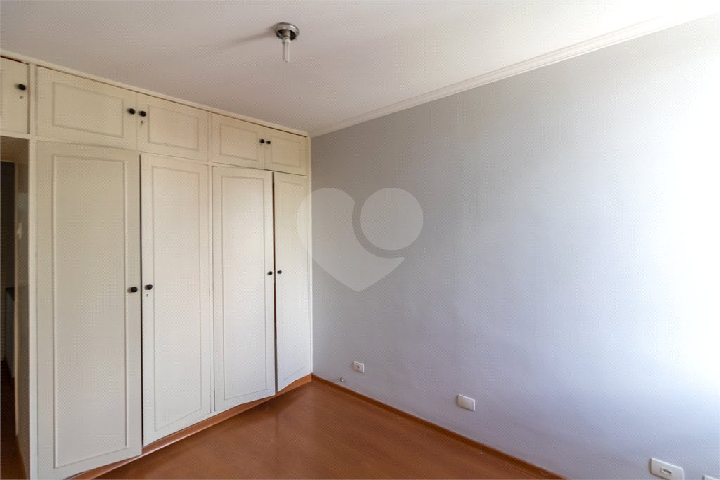 Sobrado à venda com 4 quartos, sendo 1 suíte, em Chácara Monte Alegre, São Paulo, SP