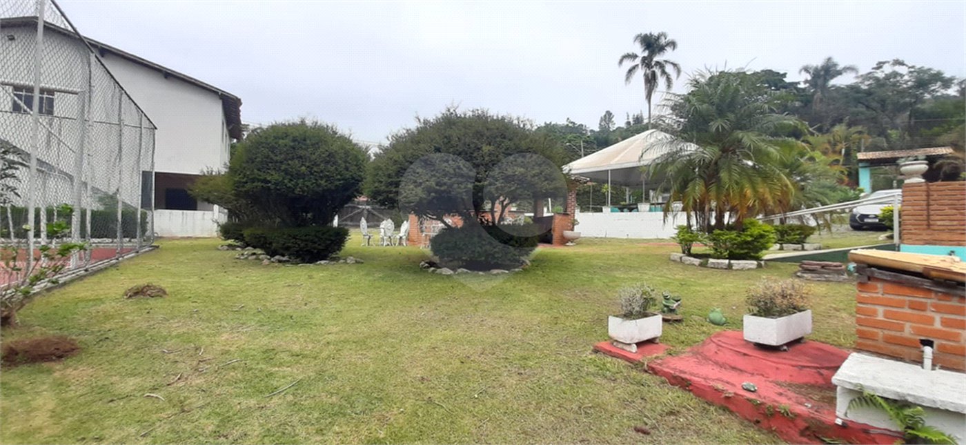 Casa Térrea à venda com 5 quartos, sendo 3 suítes, em Serra da Cantareira, Mairiporã, SP
